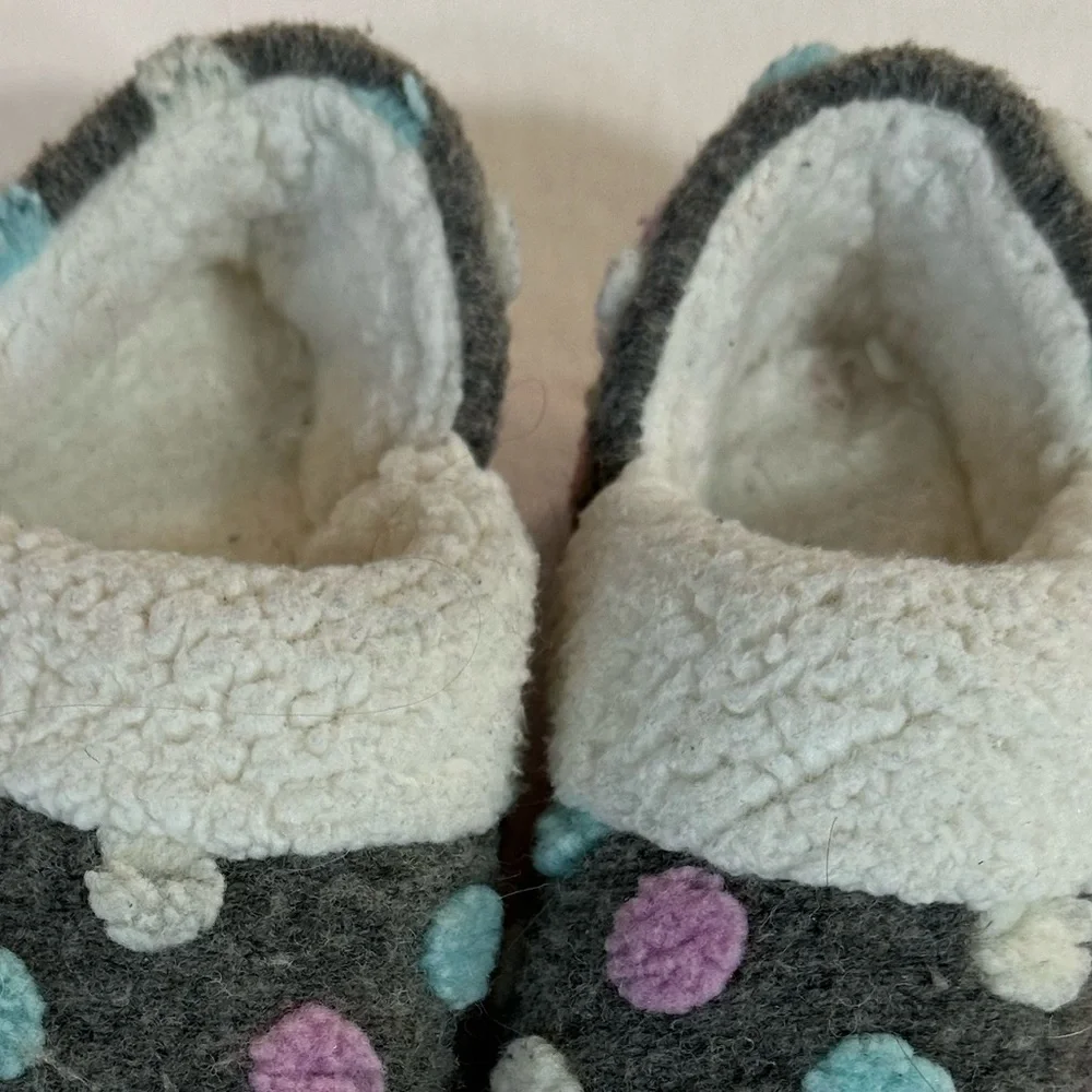Cute girls’ slippers